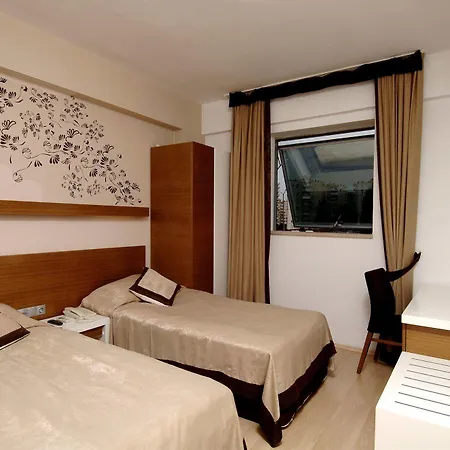 Han Hotel Otel 3*